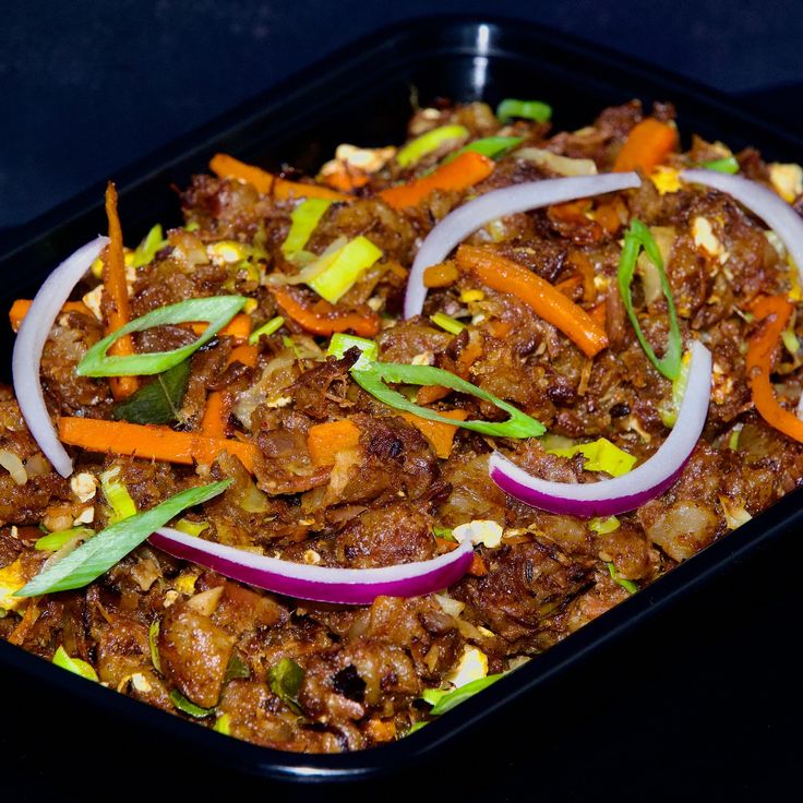 Chicken kottu roti on a plate