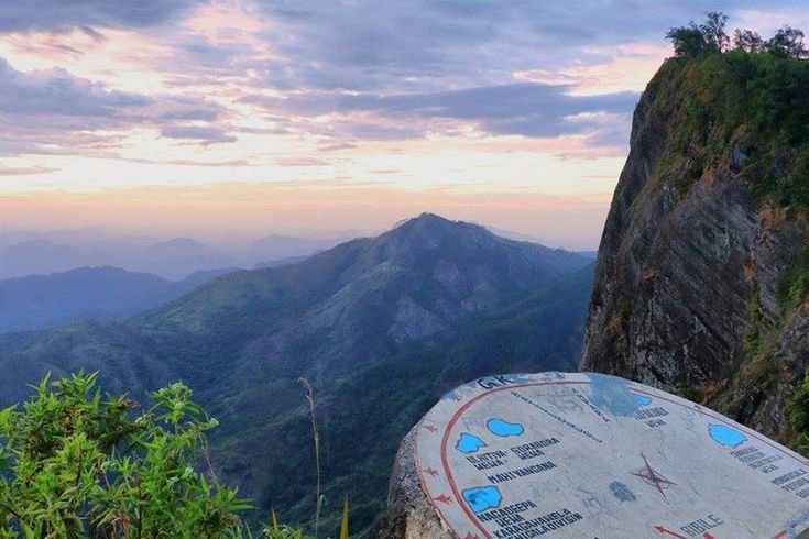 Madulsima Mini World's End cliff viewpoint